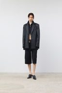 CARGO DETAIL BERMUDA PANTS IN BLACK image 10