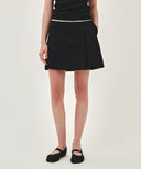 W COTTON CARGO MINI SKIRT IN BLACK image 4