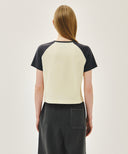W SMALL REGULAR LOGO RAGLAN CROP TEE IN CHARCOAL GREY image 3