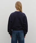 W RAW EDGE APPLIQUE LOGO CROP SWEATSHIRT IN NAVY image 3