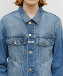 DENIM TRUCKER JACKET IN BLUE image 4