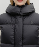 W CIRCLE LOGO CROP HOODED DOWN VEST IN BLACK image 4