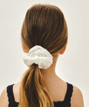 KIDS W LACE HAIR SCRUNCHIE IN WHITE image 4