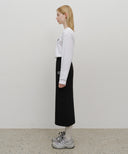 W EMBROIDERY CLASSIC LOGO SWEAT SKIRT IN BLACK