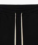 W BASIC SWEAT SHORTS IN BLACK image 11
