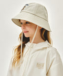 KIDS BEAR EMBROIDERY ROUND BUCKET HAT IN BEIGE image 6