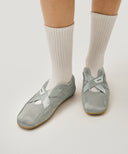 W BANDING FLATS SNEAKERS IN LIGHT GRAY image 6