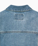 DENIM TRUCKER JACKET IN LIGHT BLUE image 9