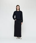 W CLASSIC LOGO SWEATSHIRT IN NAVY