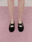 W CROSS BANDING SHEARING FLAT SHOES IN BLACK