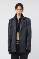 CARGO DETAIL BERMUDA PANTS IN BLACK image 14