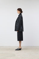 CARGO DETAIL BERMUDA PANTS IN BLACK image 7