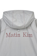 CROPPED BACK LOGO HOODY WIND BREAKER IN LIGHT BEIGE image 16