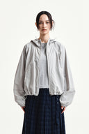 CROPPED BACK LOGO HOODY WIND BREAKER IN LIGHT BEIGE image 17