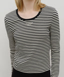 W DEEP NECK LONG SLEEVE IN BLACK image 4