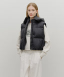 W CIRCLE LOGO CROP HOODED DOWN VEST IN IVORY image 20