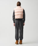 W CLASSIC LOGO DUCK DOWN CROP VEST IN PINK