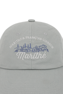 SCENERY EMBROIDERED CAP IN LIGHT GRAY