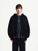 BACK LOGO ESSENTIAL HOODY ZIP UP IN BLACK