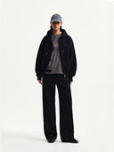 BACK LOGO ESSENTIAL HOODY ZIP UP IN BLACK