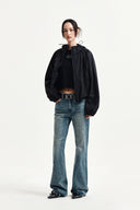 CROPPED BACK LOGO HOODY WIND BREAKER IN BLACK