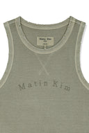 DISTRESSED SLEEVELESS LOGO TOP IN BEIGE