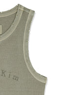 DISTRESSED SLEEVELESS LOGO TOP IN BEIGE