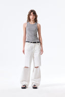 DISTRESSED SLEEVELESS LOGO TOP IN LIGHT GRAY