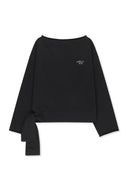 BACK LOGO RAW CUT BOAT NECK TOP IN BLACK