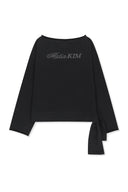 BACK LOGO RAW CUT BOAT NECK TOP IN BLACK