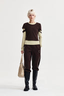 LAYERED POINT SLIM TOP IN BROWN image 8