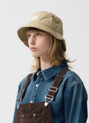 CLASSIC LOGO BUCKET HAT IN BEIGE