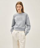 W CLASSIC LOGO CROP SWEATSHIRT IN HEATHER GREY image 11