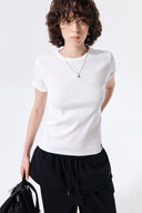 LABEL DETAIL SLIM FIT TOP IN IVORY image 10