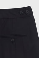 CARGO DETAIL BERMUDA PANTS IN BLACK image 5