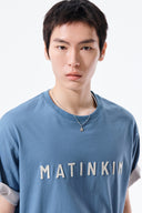 APPLIQUE FELT LOGO TOP FOR MEN IN BLUE image 11