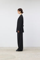 DESTRESSED WAIST PINTUCK WIDE PANTS IN BLACK image 7